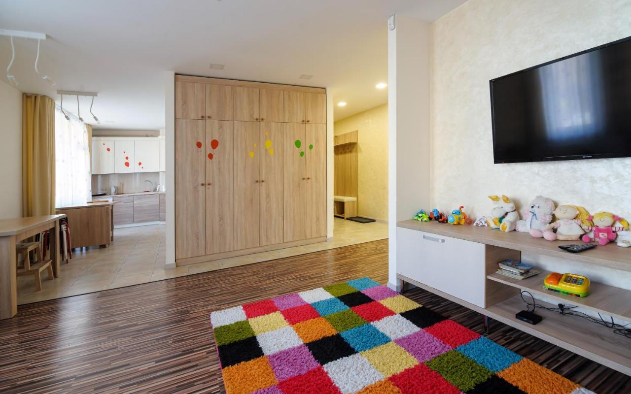 Colored Balloons - 3 Bedrooms, 3 Bathrooms, Equipped Large Apartament *