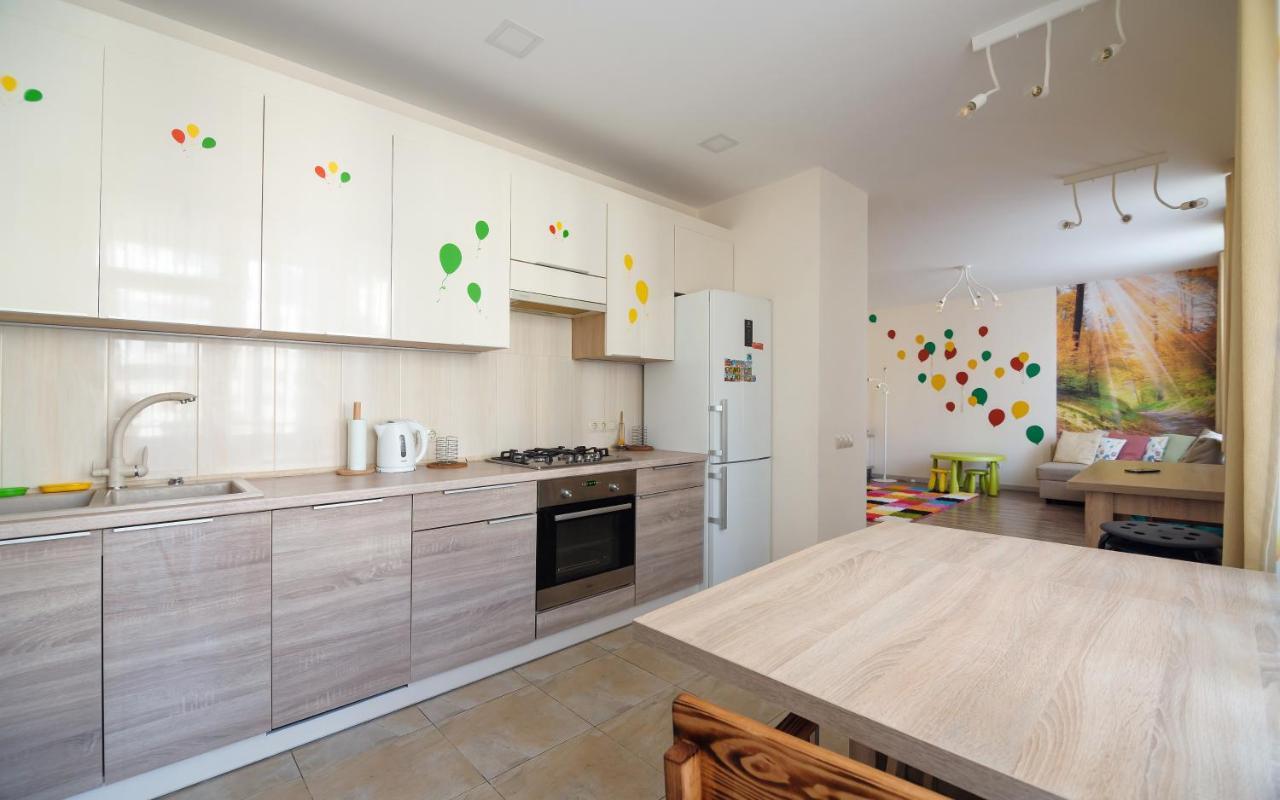 Colored Balloons - 3 Bedrooms, 3 Bathrooms, Equipped Large 公寓 Lviv