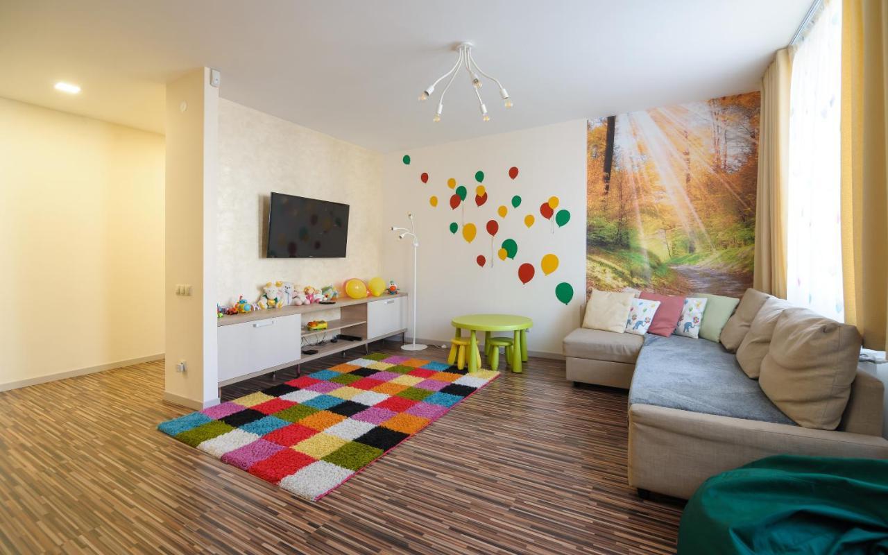 Colored Balloons - 3 Bedrooms, 3 Bathrooms, Equipped Large