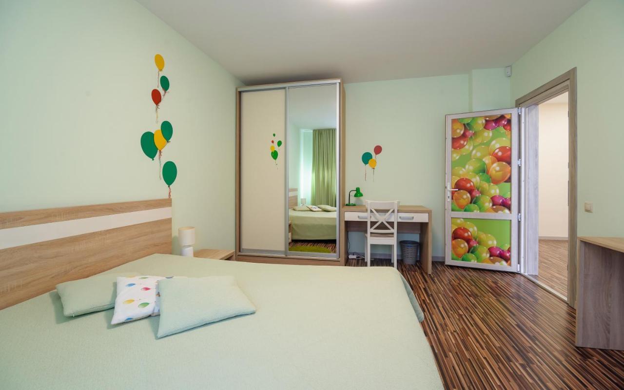 Colored Balloons - 3 Bedrooms, 3 Bathrooms, Equipped Large Apartament Lwów