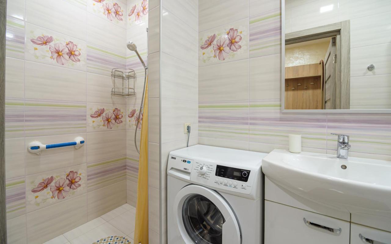 Colored Balloons - 3 Bedrooms, 3 Bathrooms, Equipped Large * Lviv