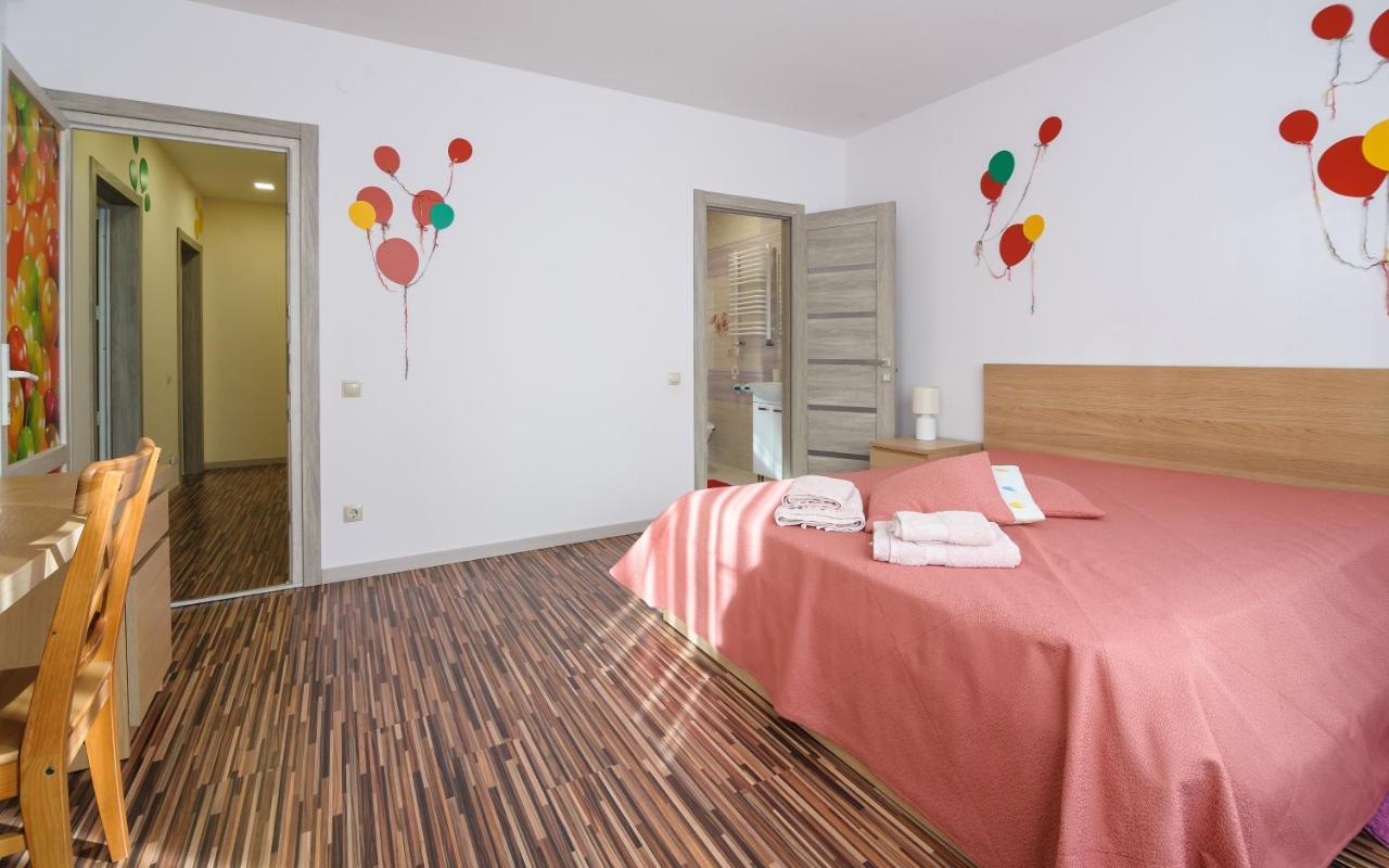 公寓 Colored Balloons - 3 Bedrooms, 3 Bathrooms, Equipped Large Lviv