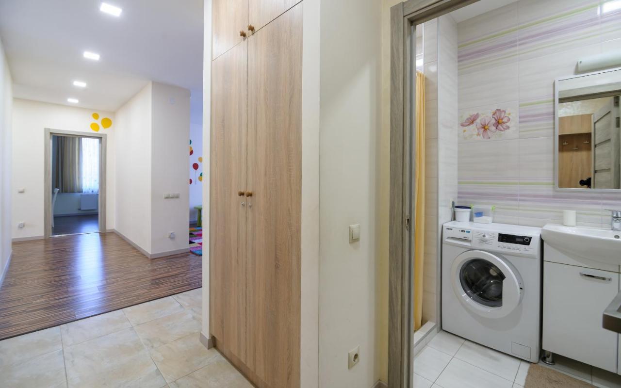 Colored Balloons - 3 Bedrooms, 3 Bathrooms, Equipped Large Lviv